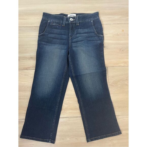 Levi's Signature Women's Crop Jeans Medium Wash 8 - Picture 2 of 6